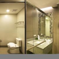Четырехместный (Четырехместный номер (Barkada)) отеля Bayfront Hotel Cebu, Себу