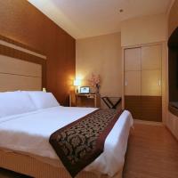 Двухместный (Courtyard Queen Room with No Window) отеля Courtyard Hotel 1Borneo, Кота-Кинабалу