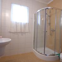 Четырехместный (Четырехместный номер с собственной ванной комнатой вне номера) семейного отеля Willa Strumyk Hotel with garden, Закопане