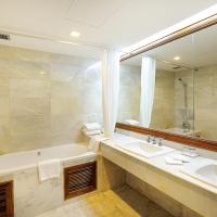 Сьюит (Люкс - Крыло Paradise) отеля The Royal Paradise, Пхукет