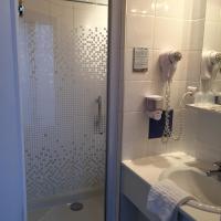 Двухместный (Стандартный двухместный номер с 1 кроватью) отеля Hôtel Azur, Реймс