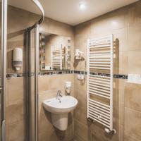 Трехместный (Стандартный трехместный номер) отеля Hotel Muza, Кошице (Кошице-Околье)