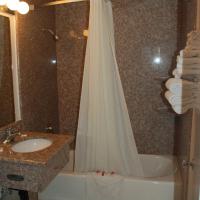 Двухместный (Номер Делюкс для некурящих с 1 кроватью размера "king-size") мотеля Travelodge by Wyndham San Diego SeaWorld, Сан-Диего