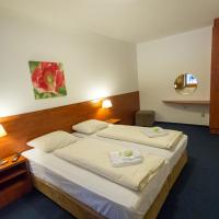 Апартаменты (Просторные апартаменты с 2 спальнями и сауной) парк-отеля Lipno Lake Resort, Липно-над-Влтавой