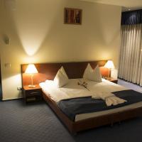 Двухместный (Улучшенный двухместный номер с 1 кроватью) отеля Samaa Hotel, Бухарест