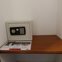 Семейный (Улучшенный семейный номер (с окном)) отеля Hotel 99 Kuala Lumpur City, Куала-Лумпур