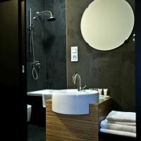 Двухместный (Улучшенный двухместный номер с 1 кроватью или 2 отдельными кроватями) отеля NOIR, Прага