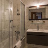 Четырехместный (Четырехместный номер) отеля Pao de Acucar Hotel, Порту