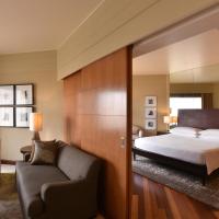 Сьюит (Люкс «Ридженси» с террасой и трансфером от/до аэропорта) отеля Hyatt Regency Delhi, Нью-Дели