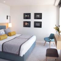 Семейный (Полулюкс с балконом и видом на море) отеля Hotel Neptun Dubrovnik, Дубровник