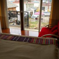 Двухместный (Двухместный номер с 1 кроватью и собственной ванной комнатой) гостевого дома Kevin's Trekker Inn, Шангри-Ла (Тибет)