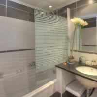 Четырехместный (Четырехместный номер) отеля Hôtel Vendôme, Ницца