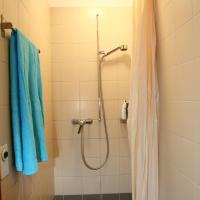 Четырехместный (Улучшенный четырехместный номер) хостела Lugano Savosa Youth Hostel, Лугано