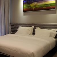 Двухместный (Номер Делюкс с кроватью размера «king-size») отеля M Design Hotel @ Shamelin Perkasa, Куала-Лумпур