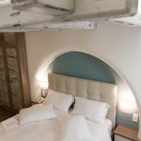 Двухместный (Стандартный двухместный номер с 1 кроватью) апарт-отеля Ifestos Villa, Тира