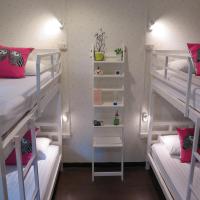 Семейный (Улучшенный семейный номер) хостела I-Sleep Silom Hostel, Бангкок