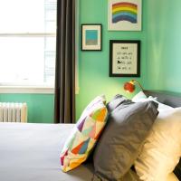 Двухместный (Номер с кроватью размера «queen-size» и собственной ванной комнатой) хостела HI San Francisco Downtown Hostel, Сан-Франциско