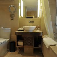 Двухместный (Стандартный двухместный номер с 2 отдельными кроватями и видом на город) отеля White Swan Hotel, Гуанчжоу