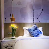 Двухместный (Улучшенный номер с кроватью размера «queen-size») отеля Paco Hotel Guangzhou Tianhe North Shuiyin Road, Гуанчжоу