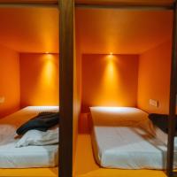 Номер (Кровать в общем 8-местном номере для мужчин и женщин) гостевого дома Magpie Residence, Джорджтаун