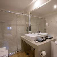 Двухместный (Двухместный номер «Комфорт» с 1 кроватью или 2 отдельными кроватями) гостевого дома The 8 - Downtown Suites, Лиссабон