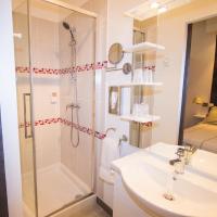 Двухместный (Улучшенный двухместный номер с 1 кроватью) отеля Hôtel Saint Jean, Тур