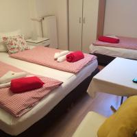 Трехместный (Бюджетный трехместный номер с общей ванной комнатой) отеля Junger Fuchs, Зальцбург