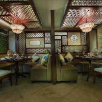 Двухместный (Улучшенный двухместный номер с 1 кроватью - Включен 1 обед или 1 ужин) отеля Oriental Suites Hotel & Spa, Ханой