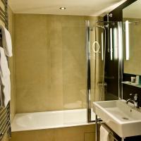 Трехместный (Номер Делюкс) отеля Hotel Observatoire Luxembourg, Париж