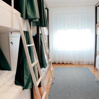 Номер (Односпальная кровать в общем номере для женщин) хостела Hostel Karavan Inn, Белград