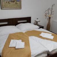 Двухместный (Двухместный номер с 1 кроватью или 2 отдельными кроватями и собственной ванной комнатой) хостела Old Prague House, Прага