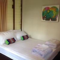 Двухместный (Двухместный номер с 1 кроватью и общей ванной комнатой) хостела Nang Ta Yon at Ban Thap Chang Hostel, Бангкок