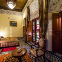 Сьюит (Улучшенный люкс «Амбра») отеля Riad Ibn Khaldoun, Фес