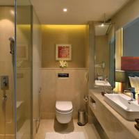 Двухместный (Premium Room - Taj Facing with 5% Discount on F&B (including alcohol)) отеля Crystal Sarovar Premiere Agra, Агра