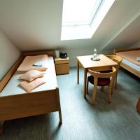 Двухместный (Стандартный двухместный номер с 2 отдельными кроватями) гостевого дома Centrum Salvator, Братислава