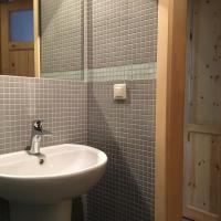 Трехместный (Трехместный номер с собственной ванной комнатой) хостела Arcus Premium Hostel, Варшава