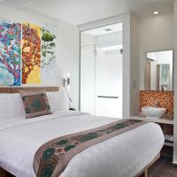 Двухместный (Номер Делюкс с кроватью размера "queen-size" без окна) отеля Hotel Clover The Arts, Сингапур (город)