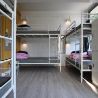 Номер (6-Person Private Dormitory) хостела YHA Jockey Club Mt. Davis Youth Hostel, Гонконг (город)