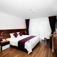 Двухместный (Двухместный номер «Премьер Делюкс» с балконом и видом на город) отеля Balcony Nha Trang Hotel, Нячанг