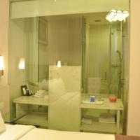 Двухместный (Улучшенный двухместный номер с 1 кроватью или 2 отдельными кроватями) отеля Sarovar Portico Naraina, Hotel, Нью-Дели