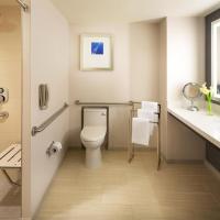 Двухместный (Номер с кроватью размера «queen-size» и оборудованным для гостей с ограниченными физическими возможностями душем - Подходит для гостей с огран�) отеля Hyatt Centric Fisherman's Wharf San Francisco, Сан-Франциско