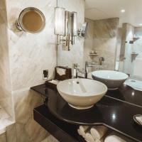 Двухместный (Клубный номер с кроватью размера «king-size» и трансфером от/до аэропорта) отеля Hyatt Regency Delhi, Нью-Дели