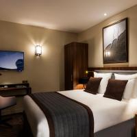 Четырехместный (Семейный номер с 1 кроватью размера «king-size» и 1 кроватью размера «queen-size» - Для некурящих) отеля Best Western Premier Kapital Opéra, Париж