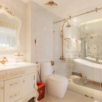 Двухместный (Улучшенный номер с кроватью размера "king-size") отеля Hoang Trieu Hotel, Хошимин