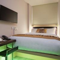 Двухместный (Улучшенный номер с кроватью размера «queen-size») отеля Hotel Clover 7, Сингапур (город)