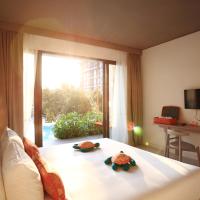 Двухместный (Улучшенный двухместный номер с доступом в бассейн) отеля Proud Phuket, Пхукет