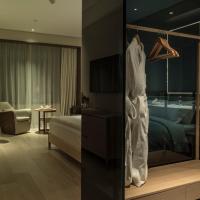 Двухместный (Номер с кроватью размера «king-size» и видом на горы) отеля The Nook Hotel Hangzhou, Ханчжоу