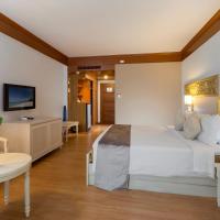 Двухместный (Двухместный номер Делюкс с 1 кроватью или 2 отдельными кроватями и боковым видом на море) отеля Best Western Premier Bangtao Beach Resort & Spa, Пхукет