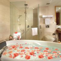 Сьюит (Королевский люкс) отеля Best Western Skycity Hotel, Гургаон