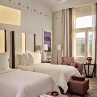 Двухместный (Номер с 2 отдельными кроватями, вид на реку Дунай) отеля Four Seasons Hotel Gresham Palace Budapest, Будапешт